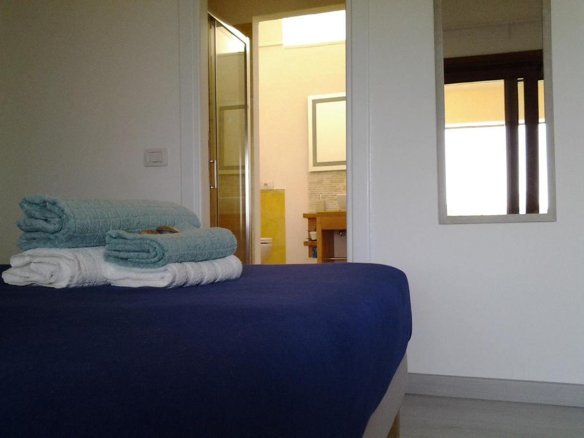 Frina Di Mari B&B San Teodoro  Luaran gambar