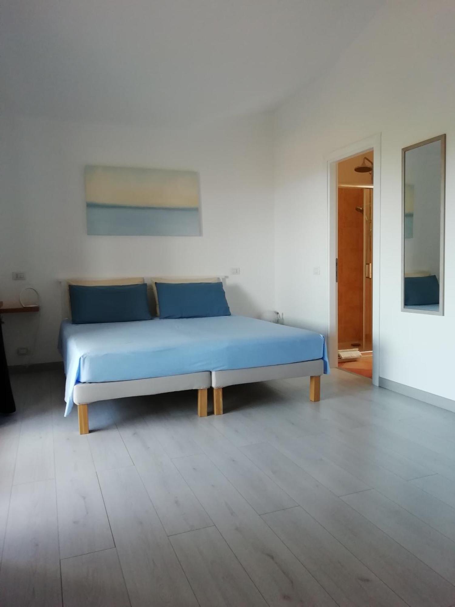 Frina Di Mari B&B San Teodoro  Bilik gambar